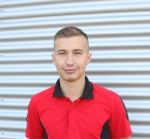 Porträt eines Vertriebsmitarbeiters Außendienst von Werkzeug Schultze vor dem Firmengebäude.